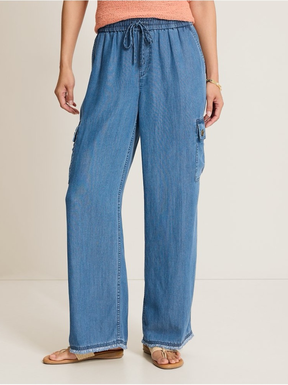 Relaxed Wide-Leg Cargo Pants in Light Denim